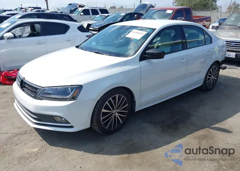 2016 Volkswagen Jetta 1.8T Sport z USA, uszkodzony, nr VIN 3VWD17AJ4GM331845